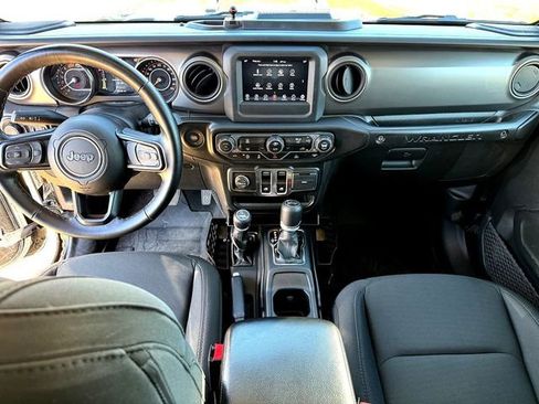 Used 2021 Jeep Wrangler Willys image 30