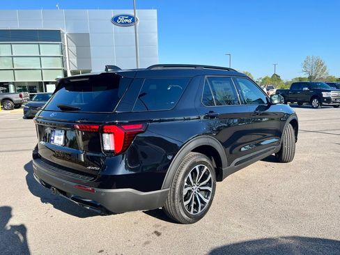 New 2026 Ford Explorer ST-Line AWD/4WD image 5