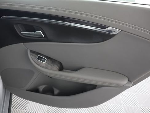 Used 2015 Chevrolet Impala LTZ FWD image 26