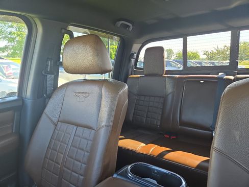 Used 2020 Nissan Titan Platinum Reserve image 28