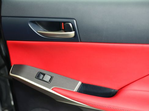 Used 2019 Lexus IS 300 AWD image 24