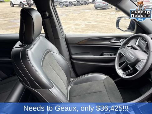 Used 2025 Jeep Grand Cherokee Altitude AWD/4WD image 26