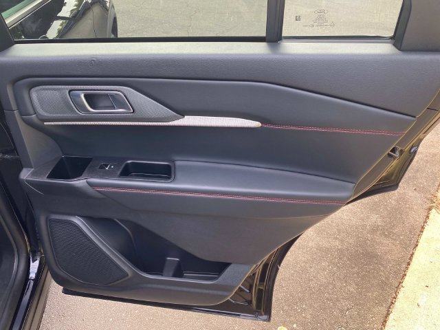 Used 2025 Ford Explorer ST-Line AWD/4WD image 36
