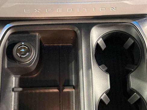 Used 2025 Ford Expedition Max Active AWD/4WD image 95
