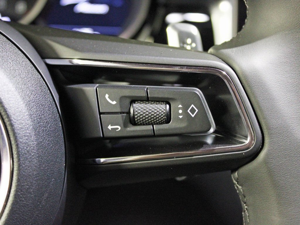 Certified 2026 Porsche Macan AWD/4WD image 23