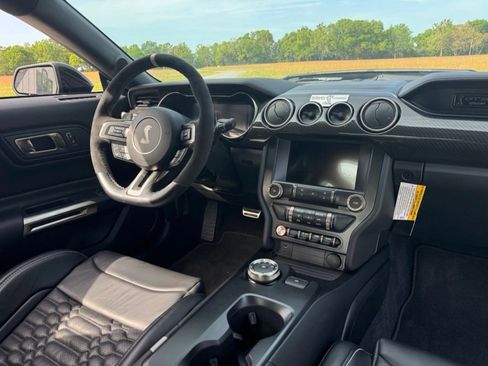 Used 2021 Ford Mustang Shelby GT500 w/ Carbon Fiber Track Pack RWD image 18