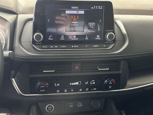 Used 2023 Nissan Rogue SV image 21