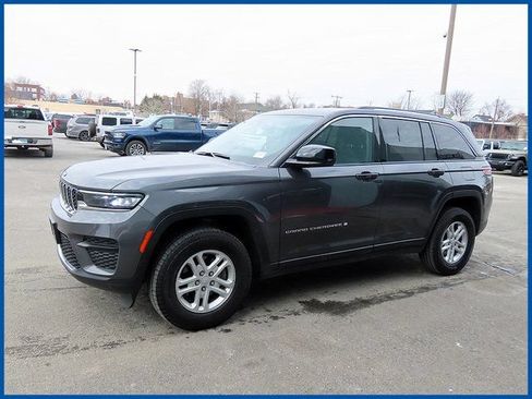 Used 2023 Jeep Grand Cherokee Laredo w/ Luxury Tech Group I AWD/4WD image 1