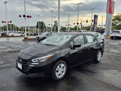 Certified 2025 Nissan Versa S w/ Trunk Package image 7