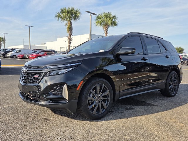 Used 2024 Chevrolet Equinox RS w/ RS Leather Package FWD image 2
