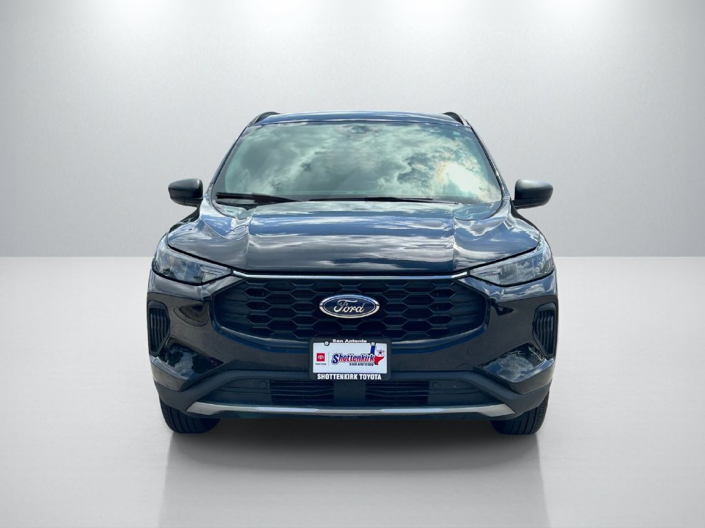 Used 2026 Ford Escape ST-Line AWD/4WD image 2