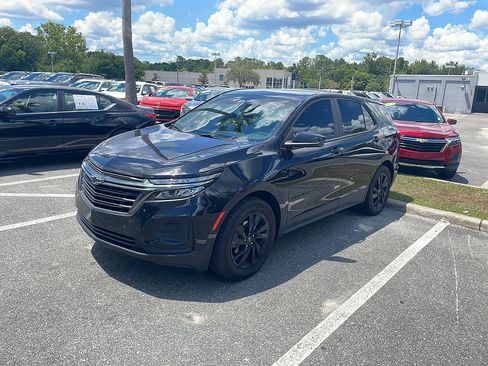 Used 2024 Chevrolet Equinox LS w/ LS Convenience Package FWD image 1