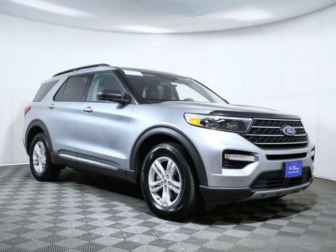 Certified 2024 Ford Explorer XLT w/ Equipment Group 202A AWD/4WD image 1