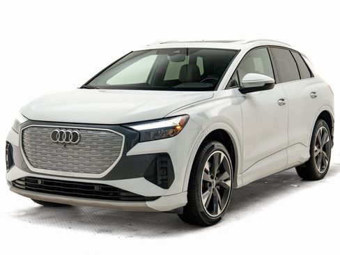 Used 2022 Audi Q4 e-tron Premium Plus image 28