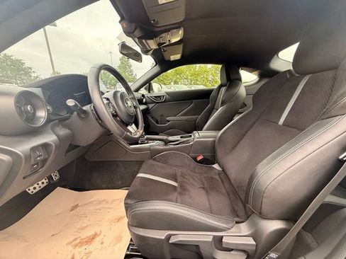 Used 2025 Toyota GR86 Premium w/ Performance Package RWD image 9