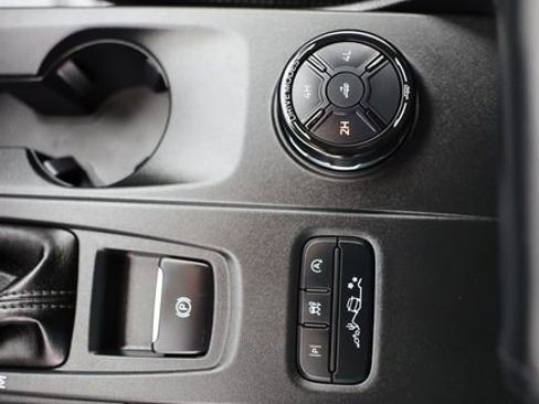 Used 2025 Ford Ranger Lariat w/ FX4 Off-Road Package image 31