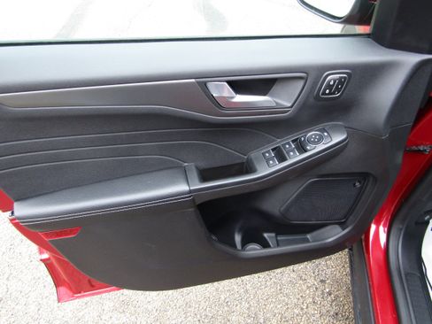 Used 2023 Ford Escape Active w/ Tech Pack #2 AWD/4WD image 12