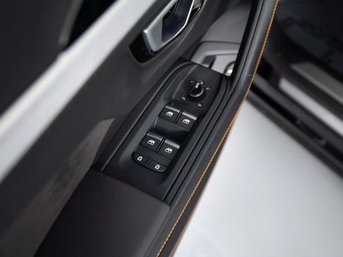 Used 2022 Lamborghini Urus image 12