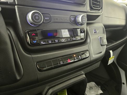 Used 2025 RAM ProMaster 2500 w/ Safety Group FWD image 23