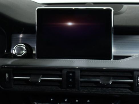 Used 2022 Lincoln Corsair Reserve w/ Equipment Group 201A image 9