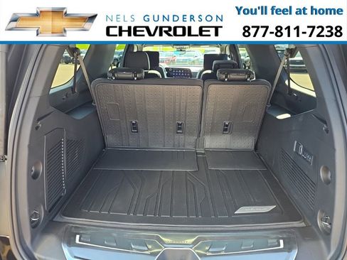 New 2026 Chevrolet Suburban High Country image 17