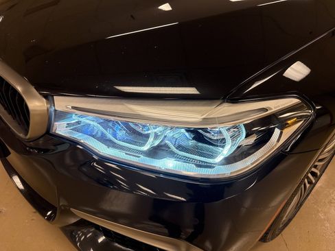 Used 2020 BMW M550i xDrive M550i xDrive w/ Executive Package image 12