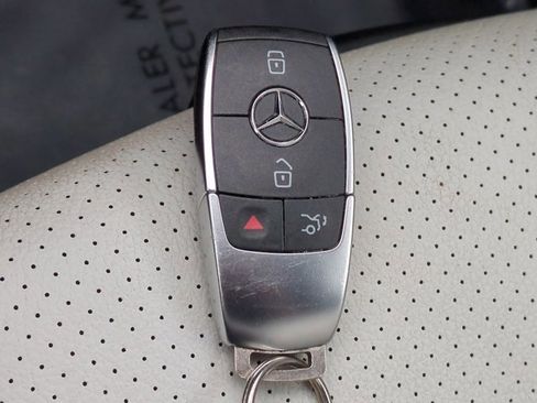 Certified 2022 Mercedes-Benz GLA 250 4MATIC image 28