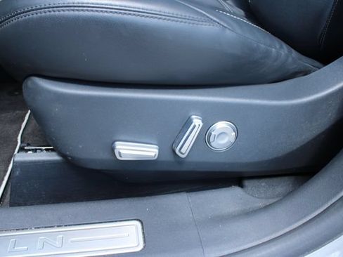 Used 2024 Lincoln Nautilus Premier AWD/4WD image 12
