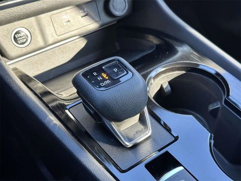 Used 2023 Nissan Rogue S image 6