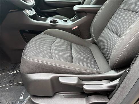 Used 2024 GMC Terrain SLE AWD/4WD image 10