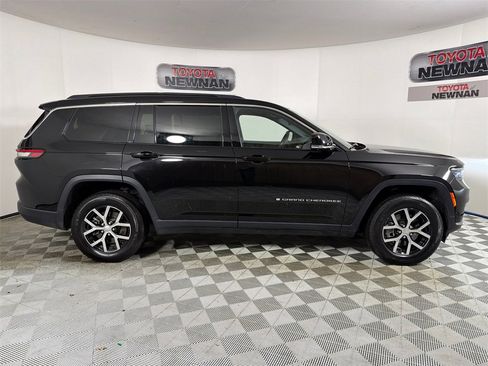 Used 2024 Jeep Grand Cherokee L Limited w/ Luxury Tech Group II image 4