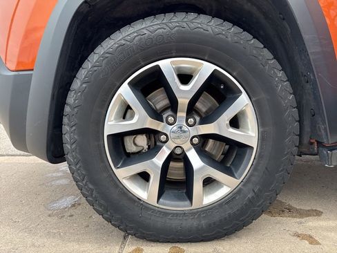 Used 2015 Jeep Cherokee Trailhawk w/ Comfort/Convenience Group image 27