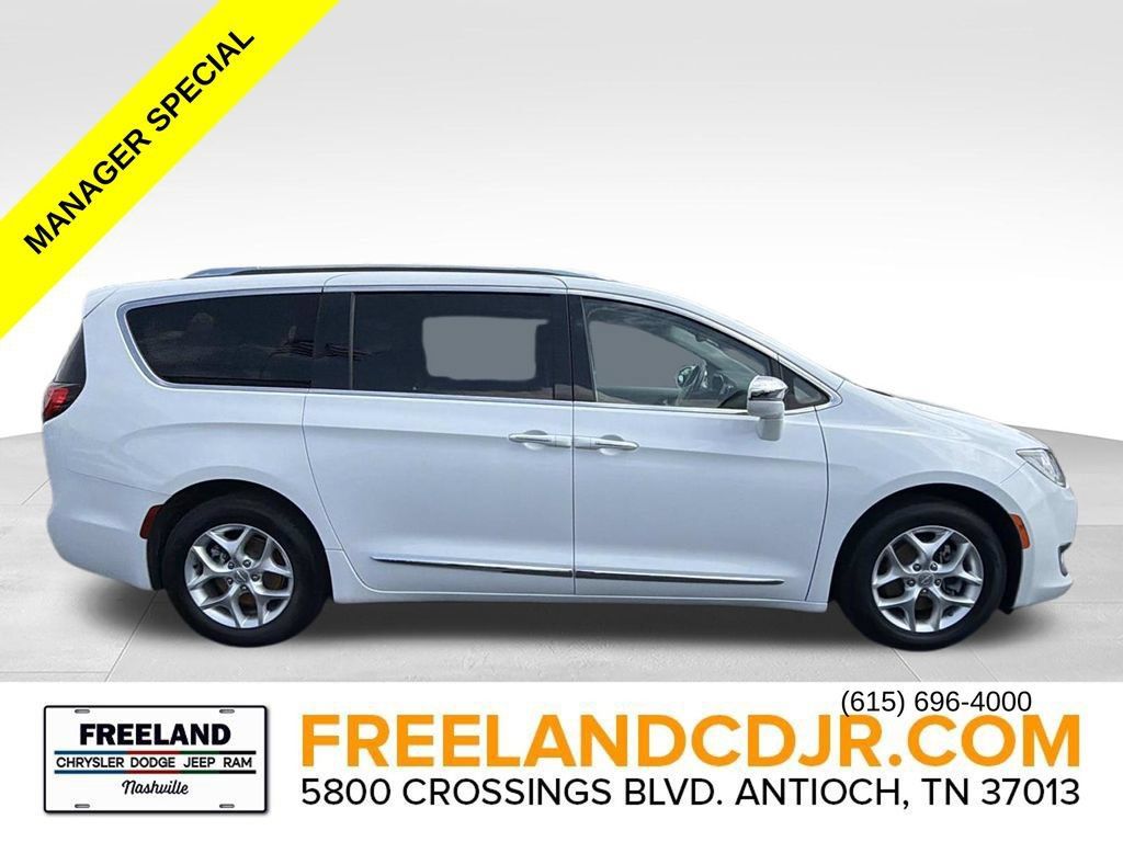 Used 2020 Chrysler Pacifica Limited FWD image 2