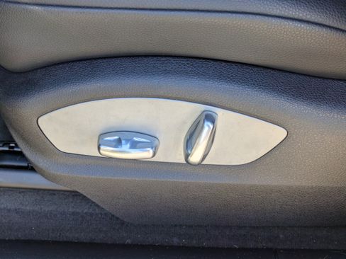 Used 2020 Porsche Macan image 22