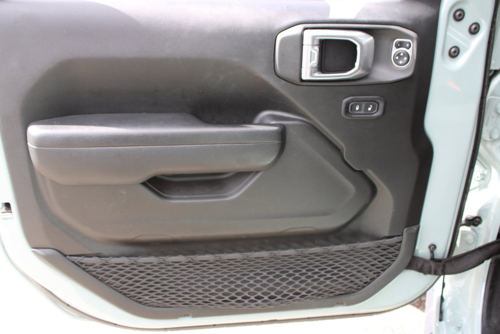 Used 2024 Jeep Wrangler Unlimited AWD/4WD image 28