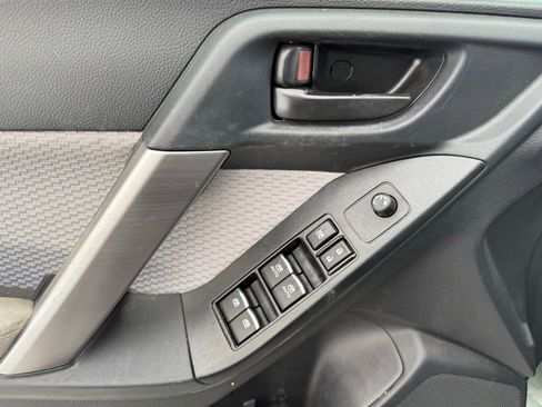 Used 2017 Subaru Forester 2.5i w/ Alloy Wheel Package image 14