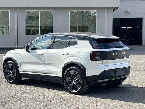 New 2026 Volvo EX30 Cross Country Ultra image 5