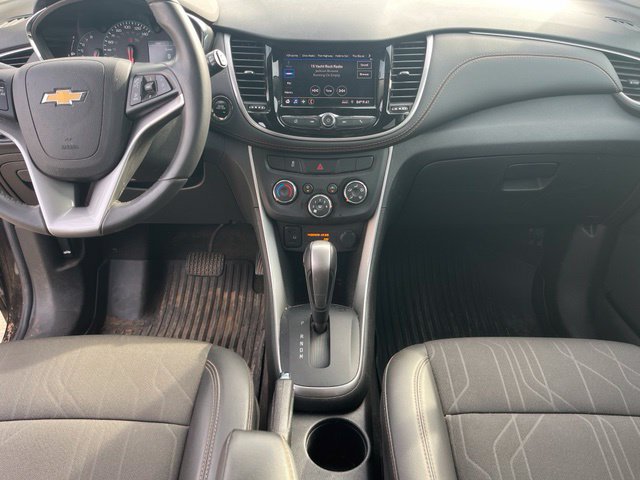 Used 2022 Chevrolet Trax LT w/ LT Convenience Package FWD image 9
