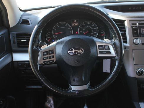 Used 2013 Subaru Outback 2.5i Premium image 11