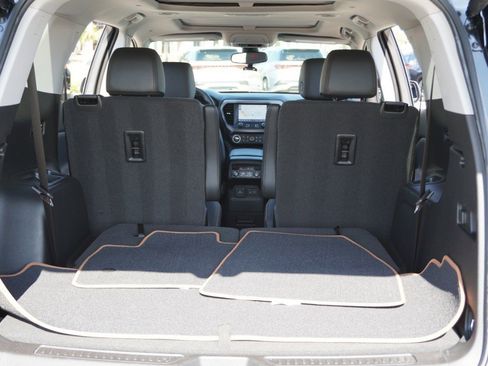 Used 2022 GMC Acadia AT4 w/ Technology Package image 37