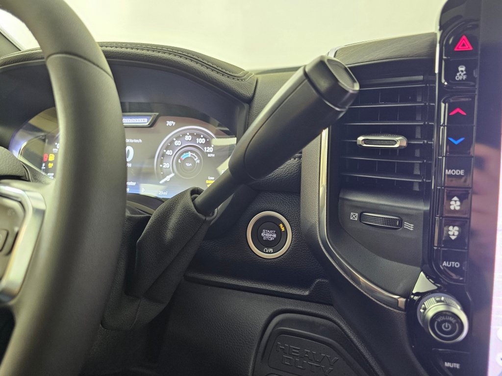 New 2026 RAM 2500 Laramie AWD/4WD image 33