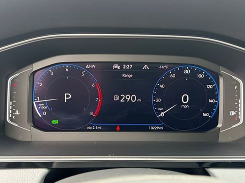 Certified 2025 Volkswagen Jetta SEL image 17