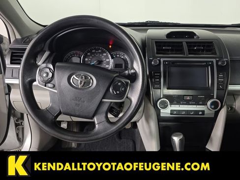 Used 2014 Toyota Camry LE FWD image 9
