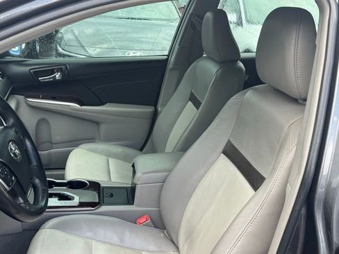 Used 2013 Toyota Camry XLE w/ Leather Pkg FWD image 10