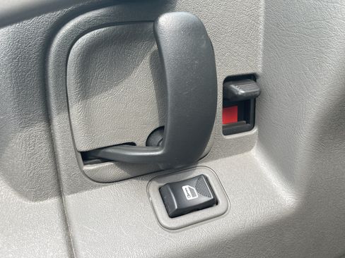 Used 2025 Chevrolet Express 2500 w/ Driver Convenience Package RWD image 15