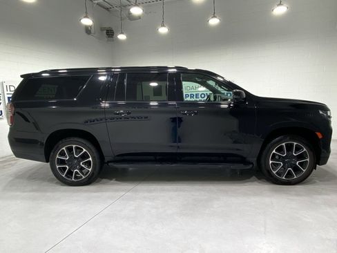 Used 2024 Chevrolet Suburban RST w/ Luxury Package AWD/4WD image 9