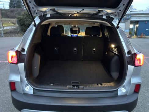 Used 2020 Ford Escape SE Sport image 24