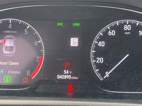 Used 2019 Honda Accord Touring image 11