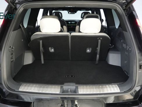 Used 2024 Kia EV9 GT-Line image 8