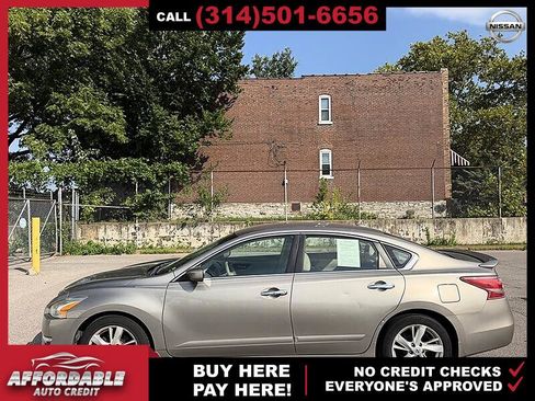 Used 2013 Nissan Altima 2.5 SV FWD image 2